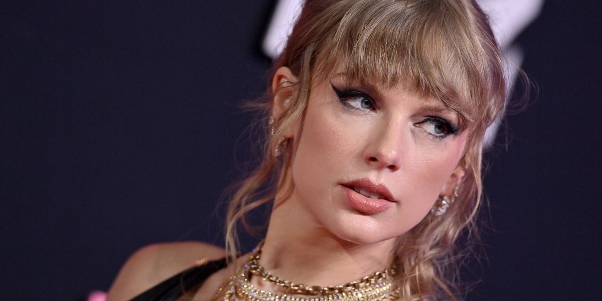 Vai ir patiess video, kurā Teilore Svifta pauž savu neapmierinātību ar viendzimuma laulībām?